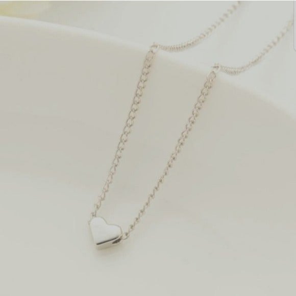 Dainty Simple Heart Choker Necklace - Picture 2 of 2